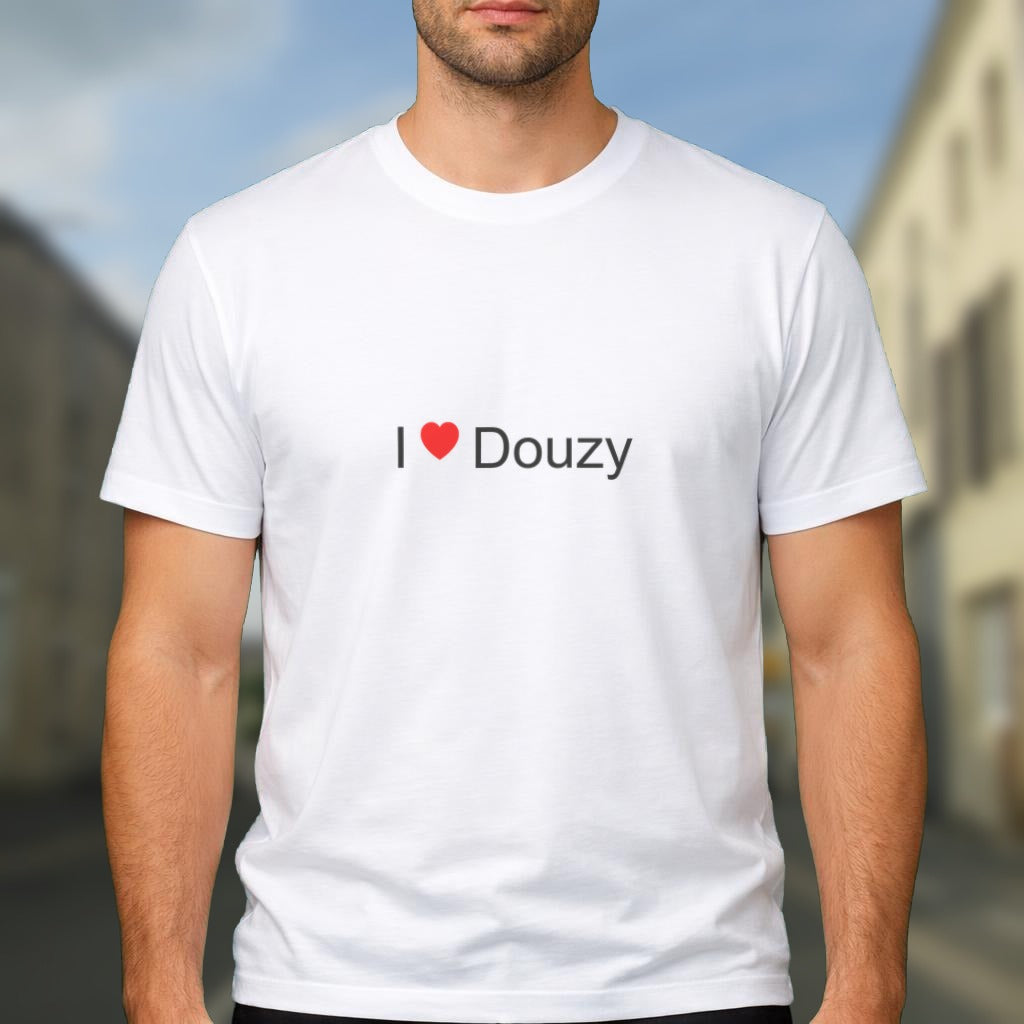 T-shirt I love Douzy porté