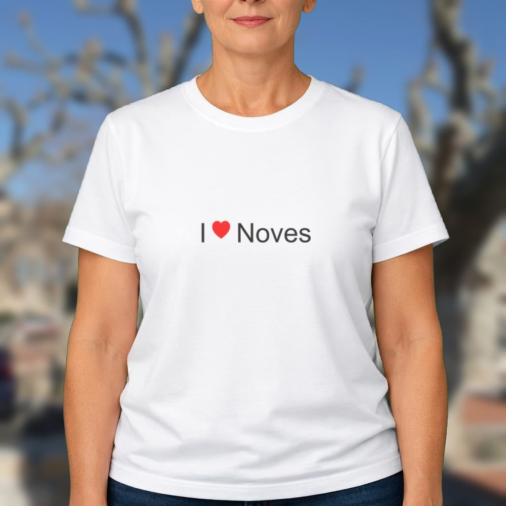 T-shirt I love Noves porté