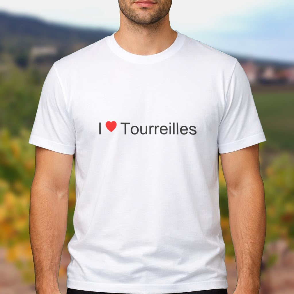 T-shirt I love Tourreilles porté