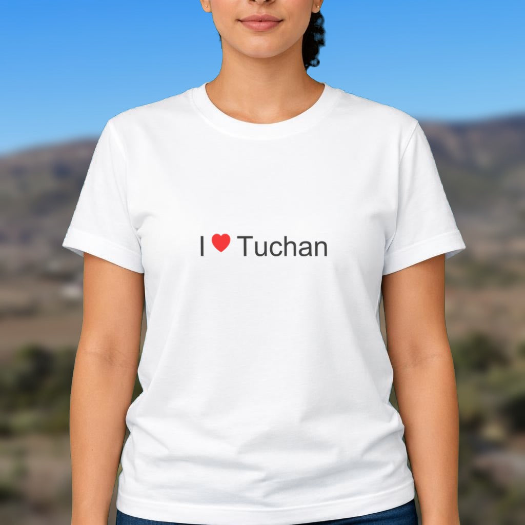 T-shirt I love Tuchan porté