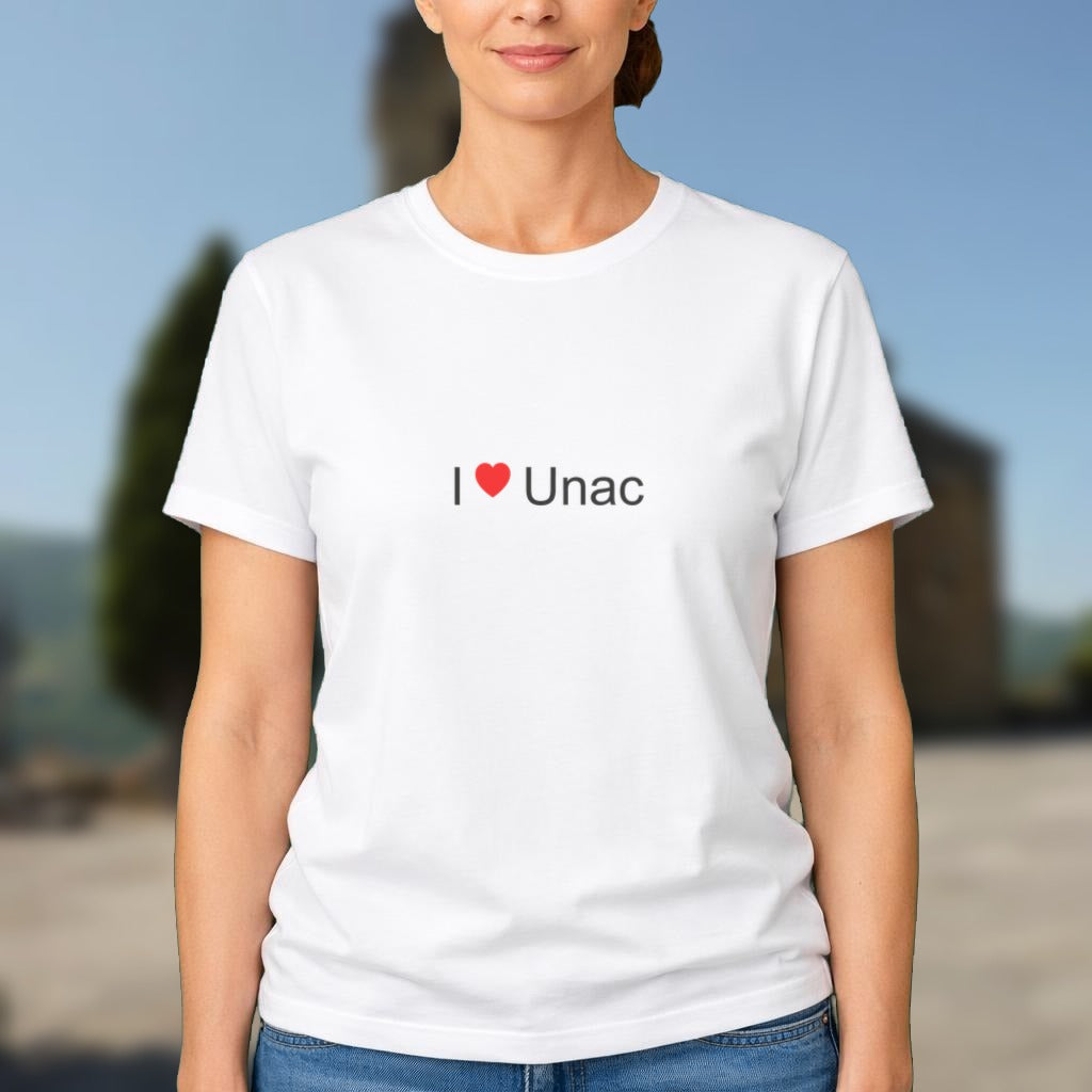 T-shirt I love Unac porté