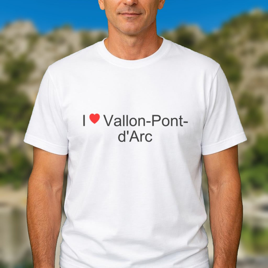 T-shirt I love Vallon-Pont-d'Arc porté